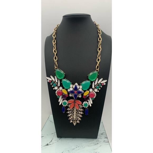 Beautiful ANNA & AVA Multi Color Rhinestone Statement Bib Necklace & Earrings - Picture 3 of 7